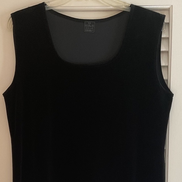 Black Velvet Sleeveless Stretch Top Size XL - Picture 4 of 4